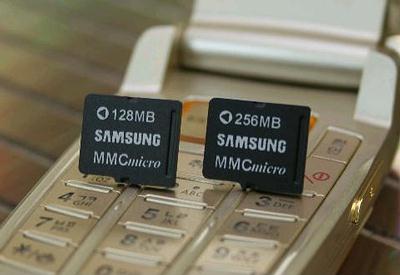 Samsung začíná s masovou produkcí 256 MB paměťových karet MMCmicro
