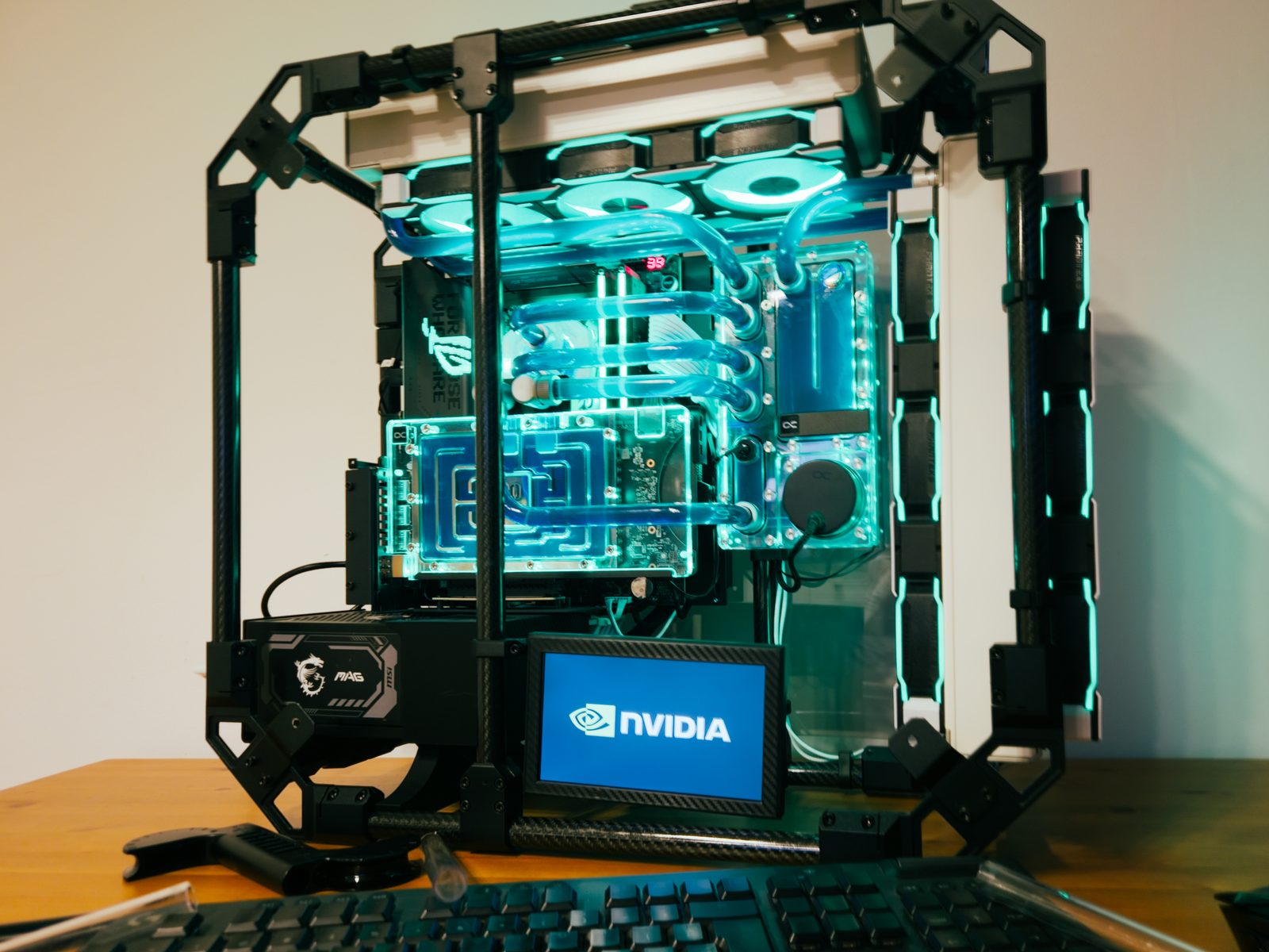 Příběh NEJvymazlenějšího PC v Česku: Jak vznikalo?