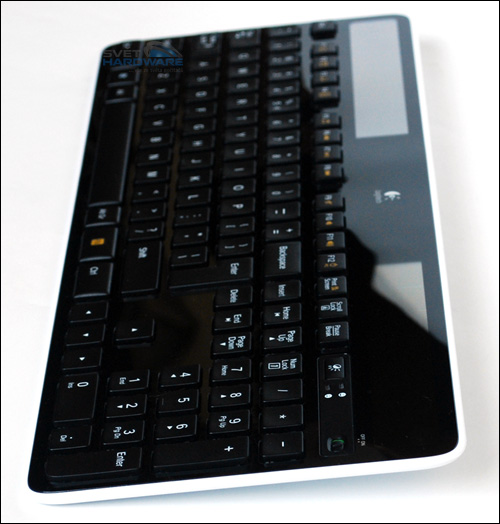 Logitech K750: klávesnice dobíjená světlem