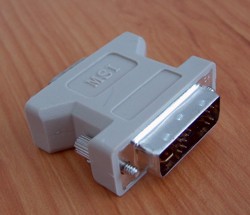 Fotogalerie: GeForce FX 5900 od společnosti MSI