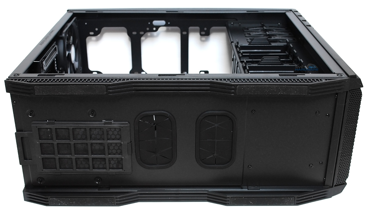 Cooler Master HAF Stacker 935: dvoupatrová skříň