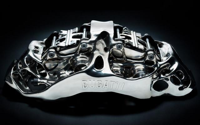 Bugatti si pro Chiron tiskne brzdové třmeny