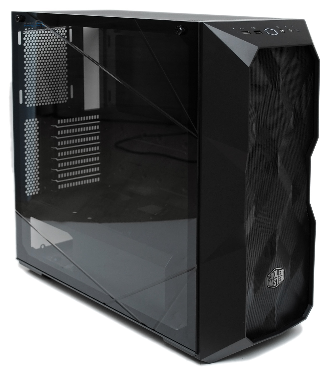 CM MasterBox TD500 Mesh: elegantní a prostorná