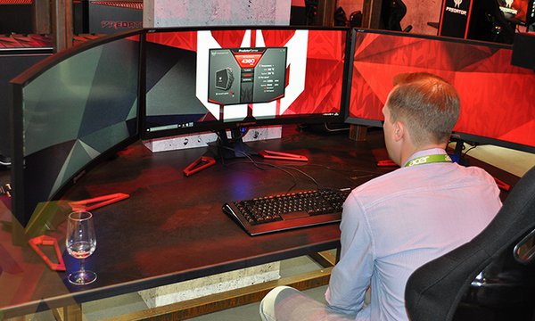 Acer Z35 Predator: 35" zahnuté a přetaktovatelné herní LCD