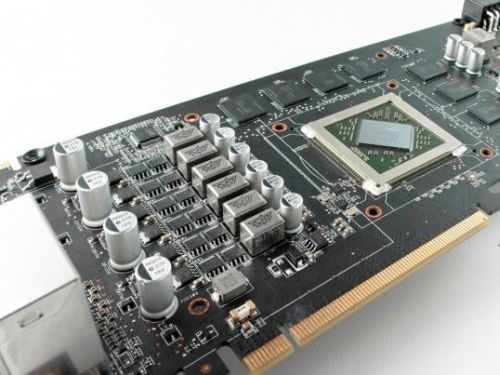 Asus uvede na trh nereferenční Radeon HD 6870 DirectCu