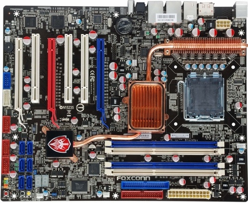 Základní deska Foxconn BlackOPS konečně zde