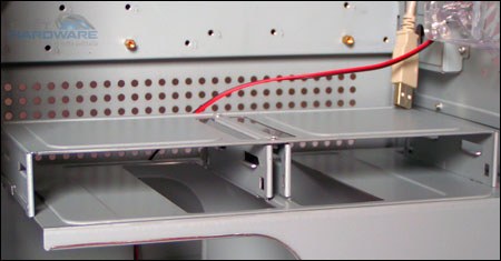 AeroCool Flamboyant: skříň s plamenným displejem