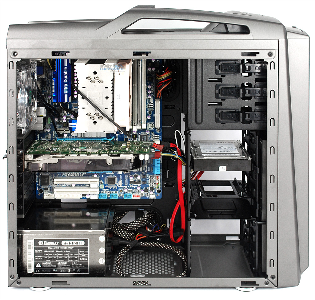 CM Storm Scout 2: mobilní skříň