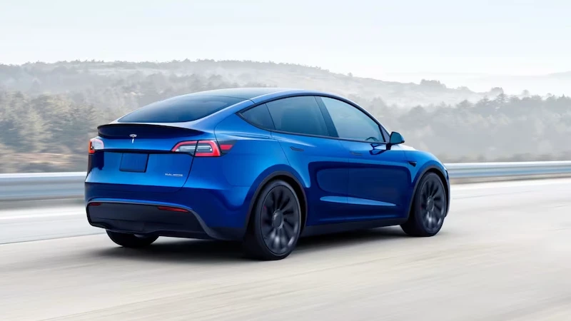 Tesla zvyšuje zisk a zahajuje produkci AI počítačů Dojo, bude tak konkurovat i Nvidii