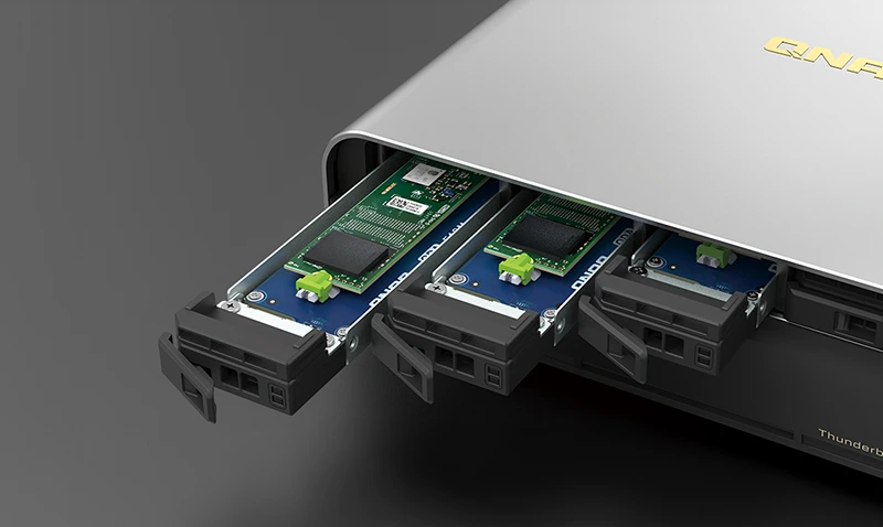 QNAP NASbook TBS-h574TX 