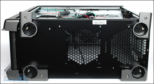 Thermaltake Spedo: multifunkční skříň