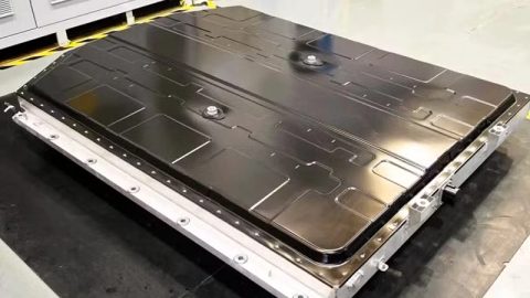 BAIC ukázal sodíkový akumulátor Na-Ion s hustotou 170 Wh/kg