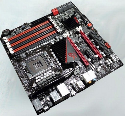 Asus představil základní desku Rampage III Gene formátu MicroATX pro Core i7