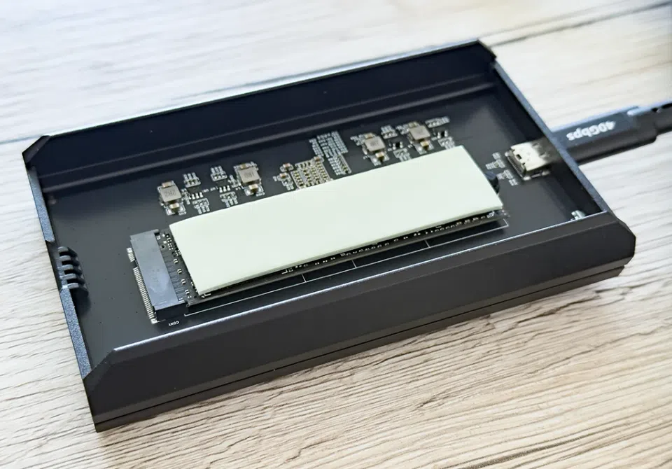 Icy Box Enclosure M.2 40 Gbps