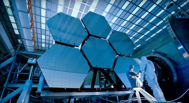 Nástupce Hubbleova teleskopu se dokončuje, poletí za dva roky