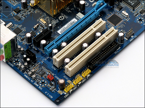 Gigabyte GA-73PVM-S2H: Integrovaná GF 7100 pro Intel