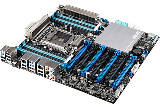 Asus představil desku P9X79-E WS pro 4 grafické karty