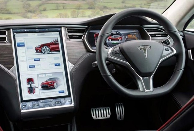 Autor procesorů Zen odešel do Tesly