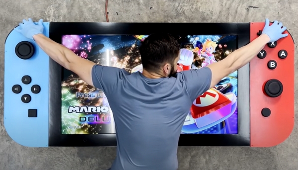 Největší Nintendo Switch se podobá televizi. Tlačítka jsou plně funkční