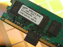 Samsung začal s masovou výrobou paměťových čipů DDR2-667