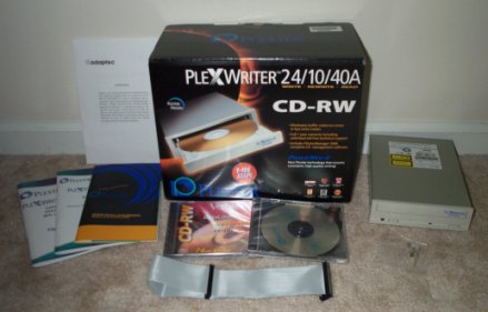 Plextor 24x/10x/40x – vypalovačka pro fajnšmekry
