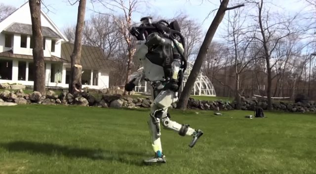 Atlas od Boston Dynamics běhá venku, SpotMini se umí navigovat uvnitř