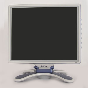 BenQ FP783: USB HUB, DVI konektor a 12 ms v jednom