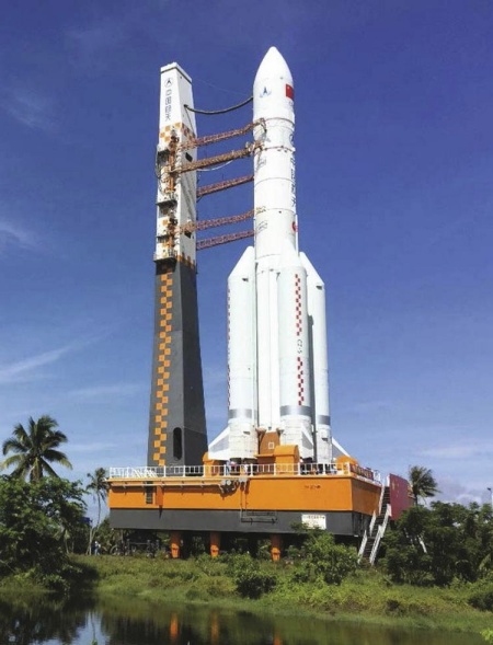 Zbytky čínské rakety Dlouhý pochod 5B se opět nekontrolovaně zřitily na Zem