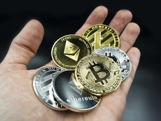 Krypto-projekty umírají: BlockFi asi vyhlásí bankrot, Genesis a jiné zastavují výběry