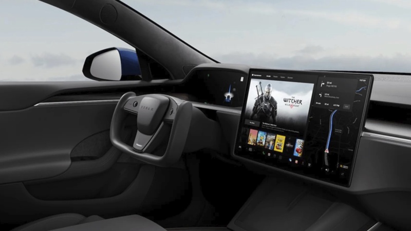 Tesla nově omezuje standardní bezplatnou konektivitu na 8 let