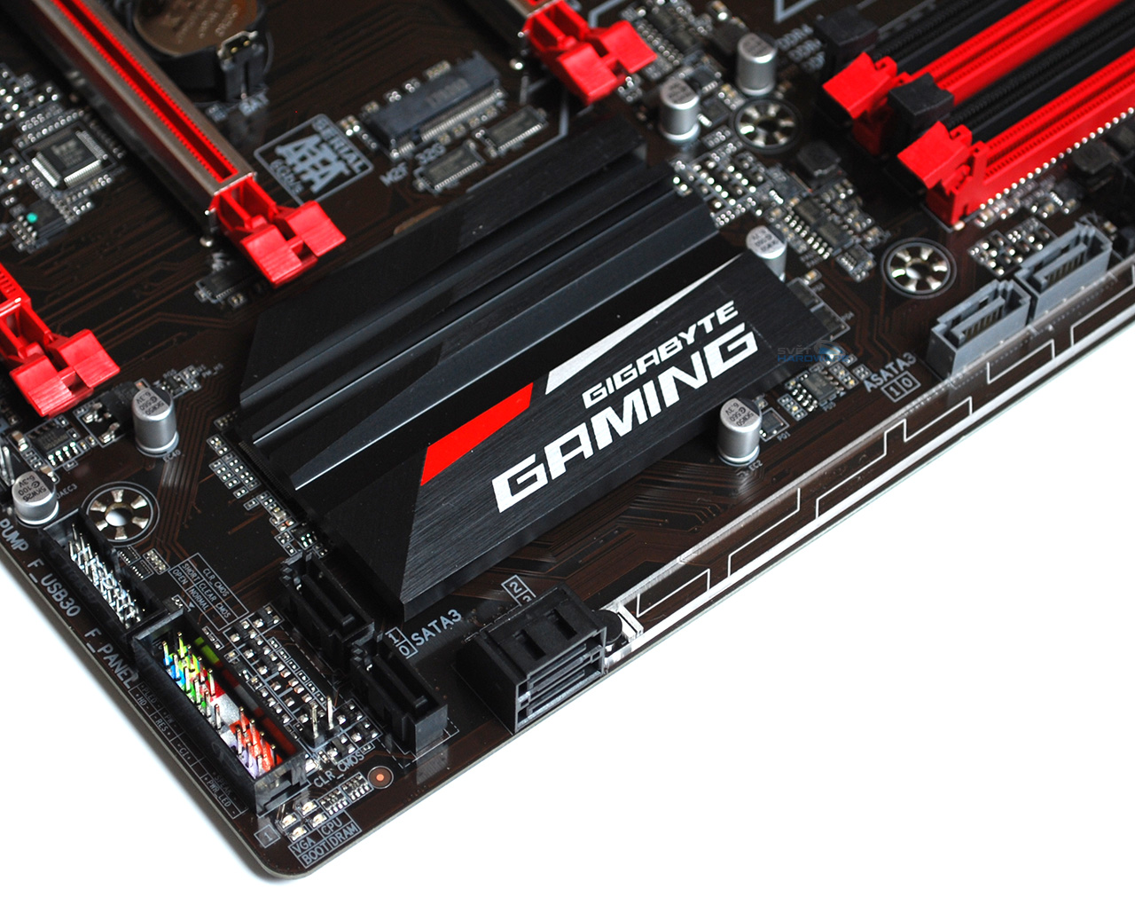 Gigabyte AB350-Gaming 3, aneb na co X370?