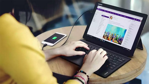 Trh s PC se loni opět propadl, a to o 6,2 %