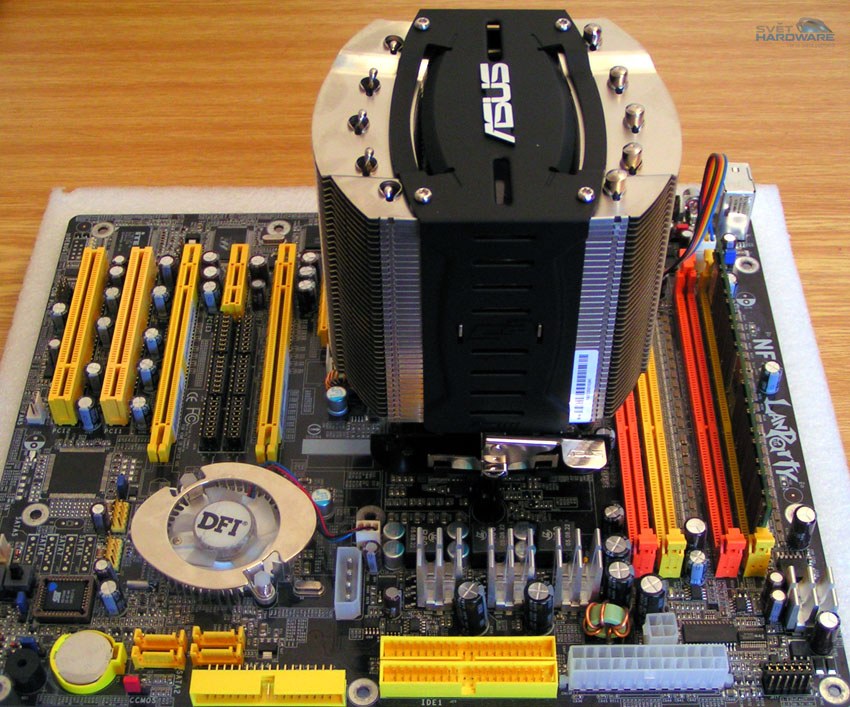 Asus Silent Square – chladicí sendvič