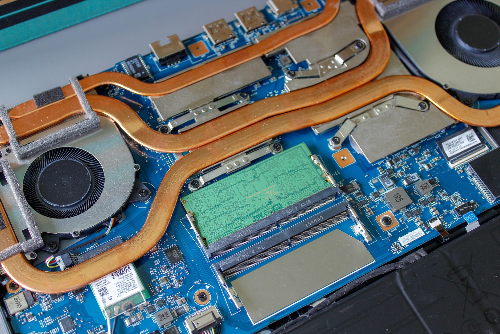 MSI Cyborg 15 Max C13W: Vstupenka do světa přenosného RTX hraní