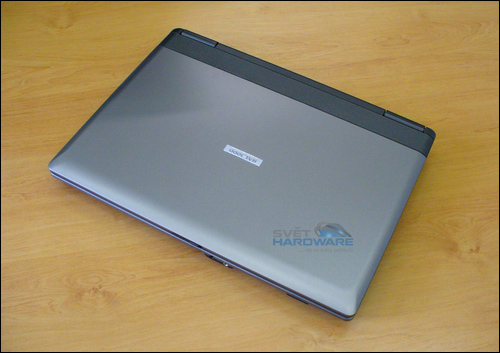 HAL3000 Gold II: český notebook