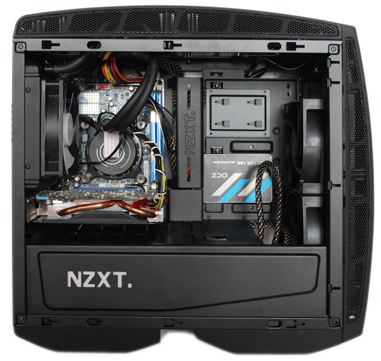 NZXT Manta: malá velká skříň