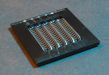 Vědci dokončili "ventilátor" pro chlazení čipů využívající iontový vítr