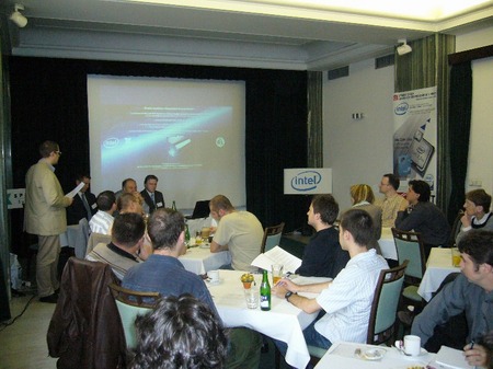 Ústav fyziky atmosféry Akademie věd rozšířil svůj superpočítač Amálka