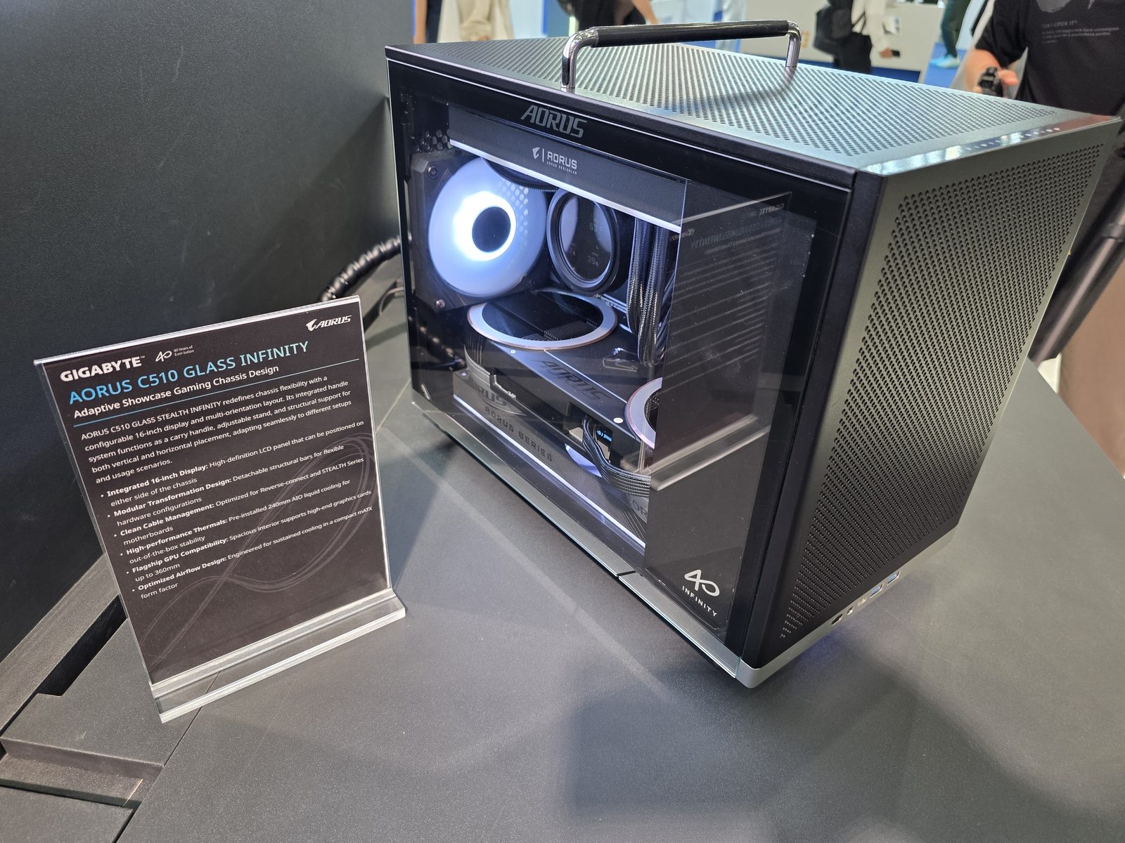 Gigabyte na Computexu odhalil prémiovou řadu Infinity