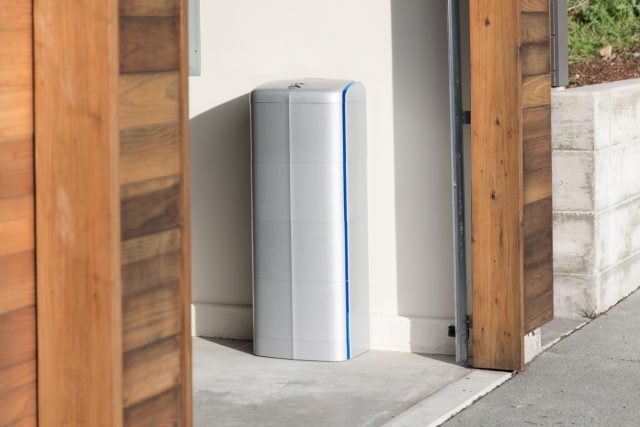 Mercedes bude po vzoru Tesly vyrábět baterie pro domácnosti