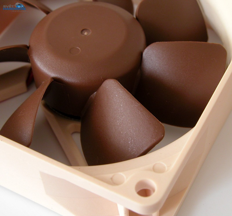 Noctua NF-R8 - osmicentimetrový solitér