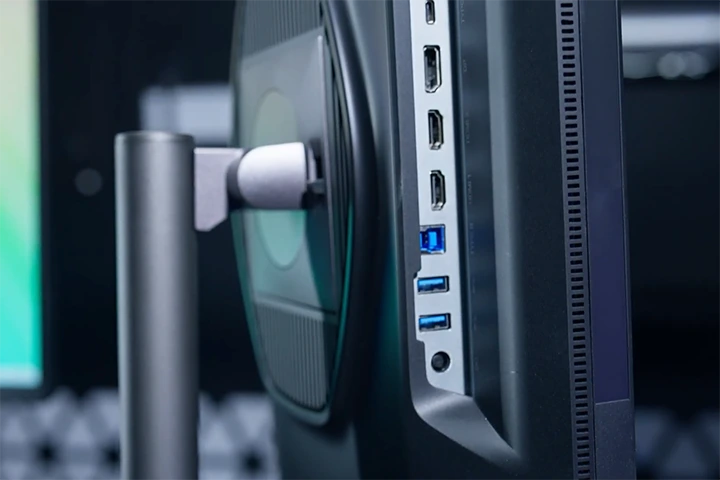 Cooler Master G2711 přináší 165Hz frekvenci a podsvícení Mini-LED