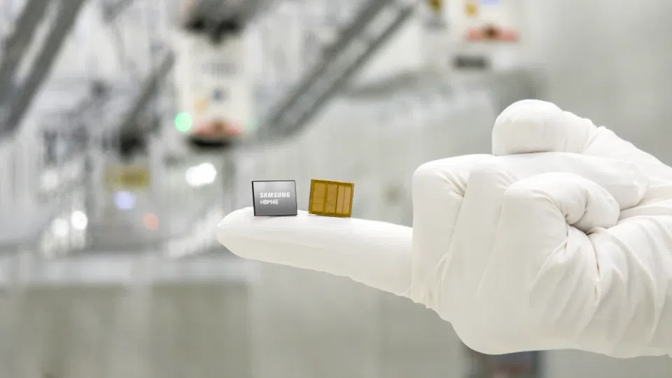 Samsung HBM4E
