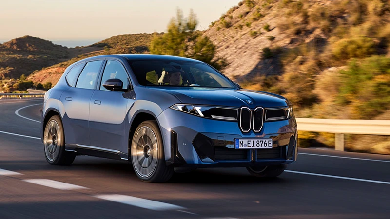 Akumulátory se zvětšují: nové BMW iX3 dostává 108,7 kWh a až 805km WLTP dojezd