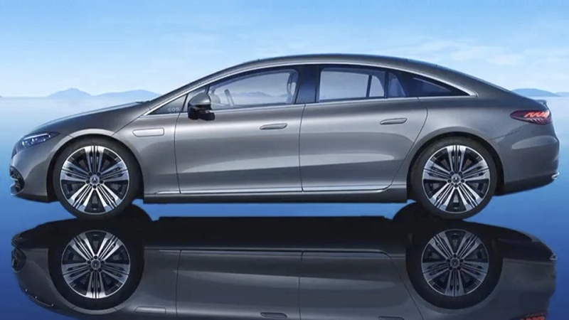 Předplatné i do aut: Mercedes-Benz takto v Číně nabízí 10° natáčení zadních kol