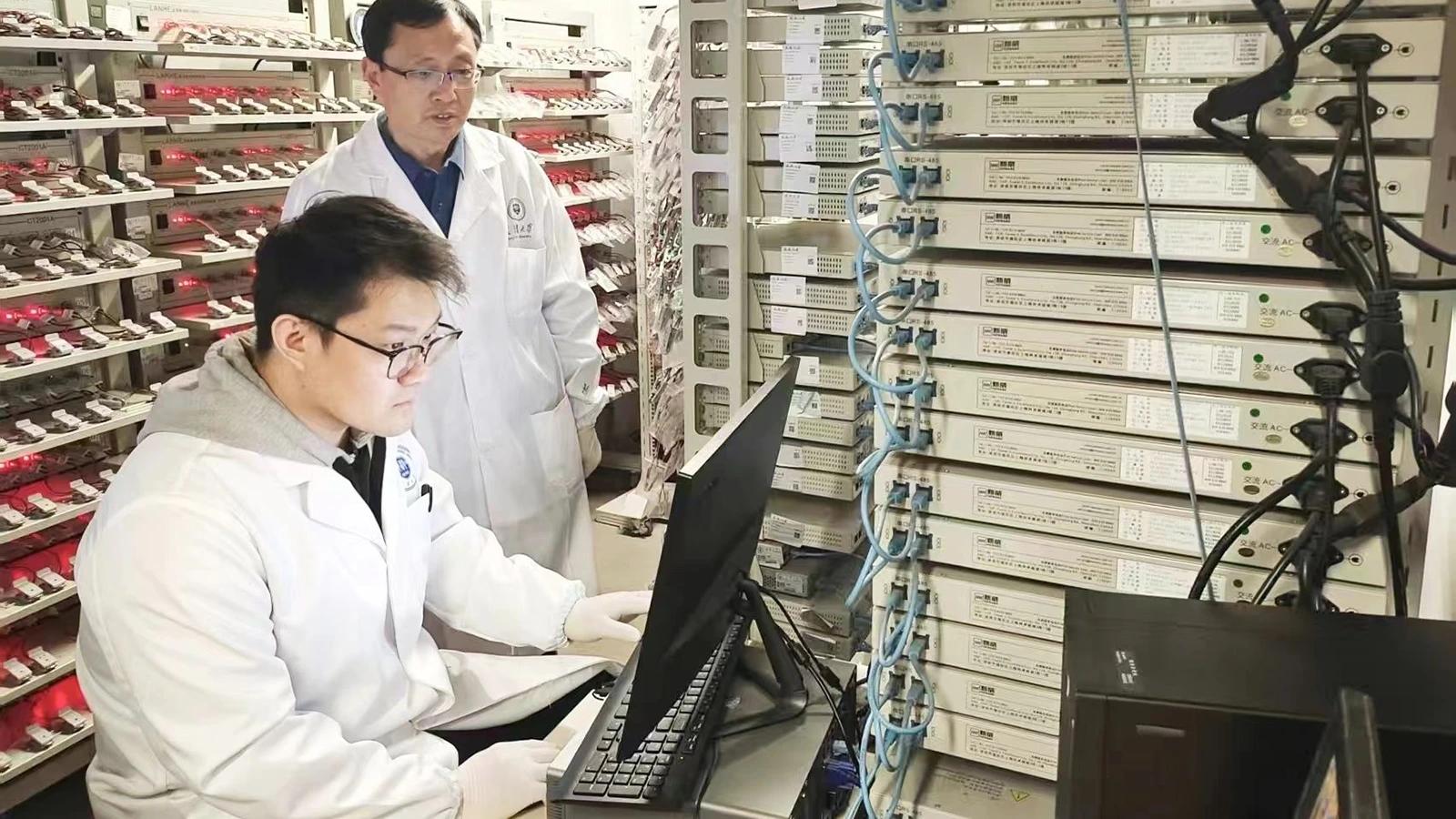 V Číně vyvinuli bezpečné organické Li-Ion akumulátory, dosahují 250 Wh/kg