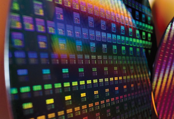 TSMC už konečně vyrábí 16nm čipy ve velkém