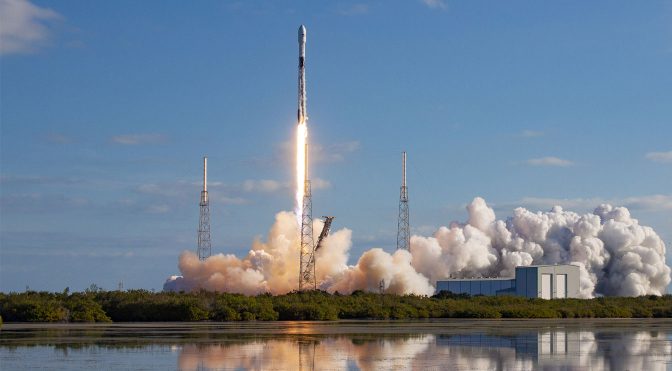 SpaceX vypustil novou várku satelitů Starlink, ovšem ztratil při tom raketu