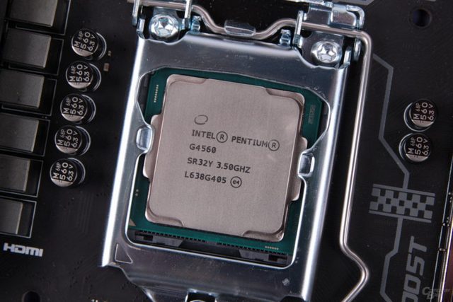 Pentium G4560 je až příliš dobré, Intel prý redukuje jejich nabídku