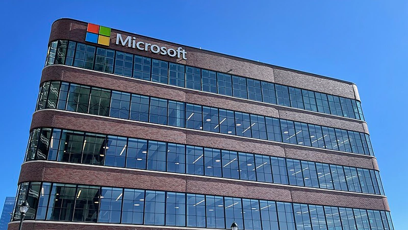Microsoft chce ve FY2025 investovat do datových center pro AI zhruba 80 mld. USD
